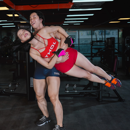 Trang phục và phụ kiện tập gym: bao tay, giày, quần áo tập, đai lưng THOL