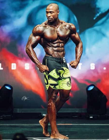 Erin Banks vô địch MEN’S PHYSIQUE 2022