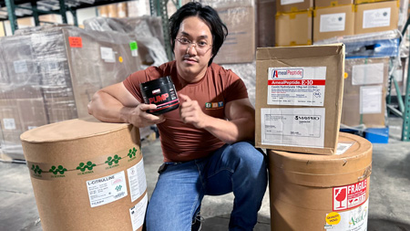 Mr Olympia Derek pha EVP 3D chuẩn bị cho buổi tập gym